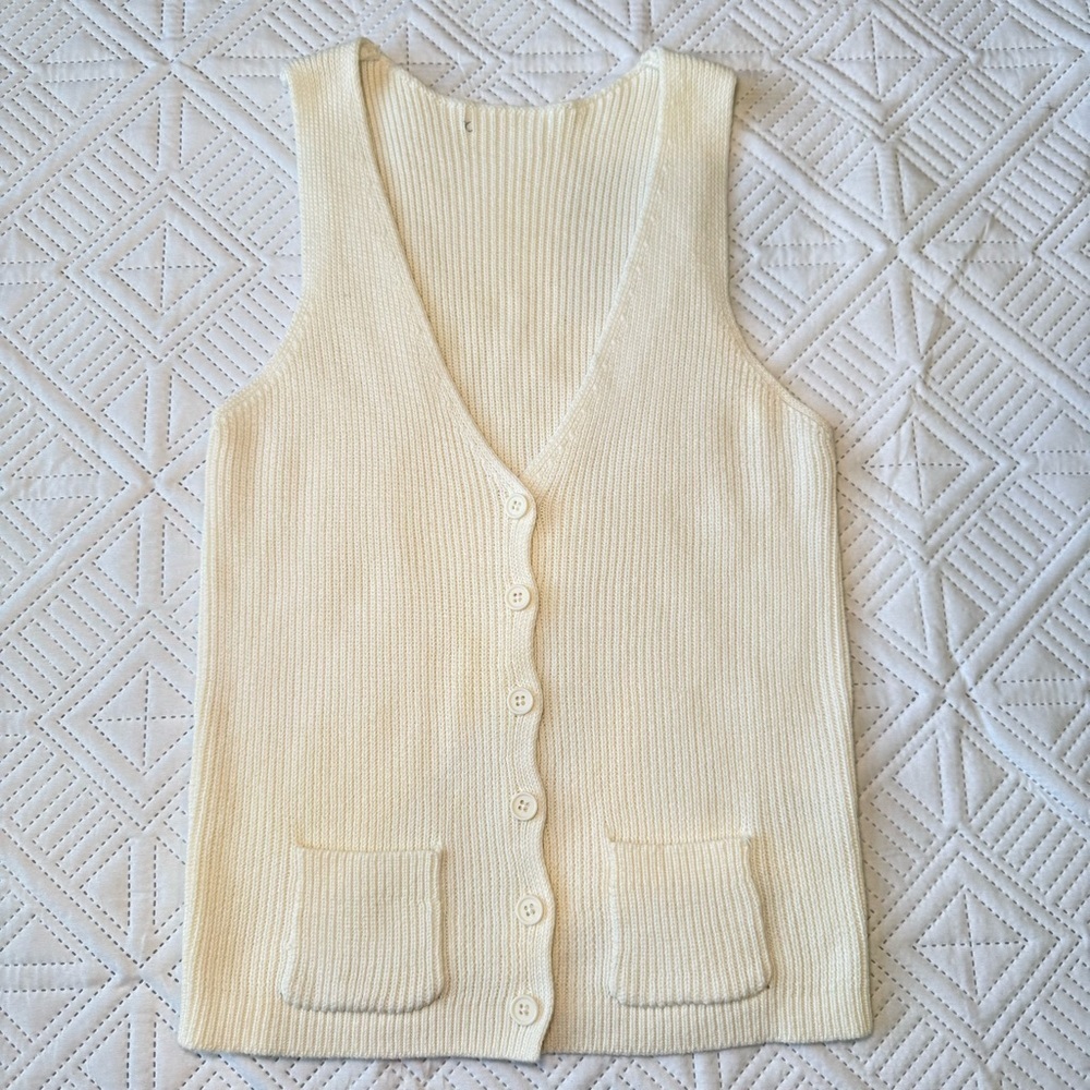 BRANDY MELVILLE  Elizabeth Button Knit Vest Pockets V-Neck